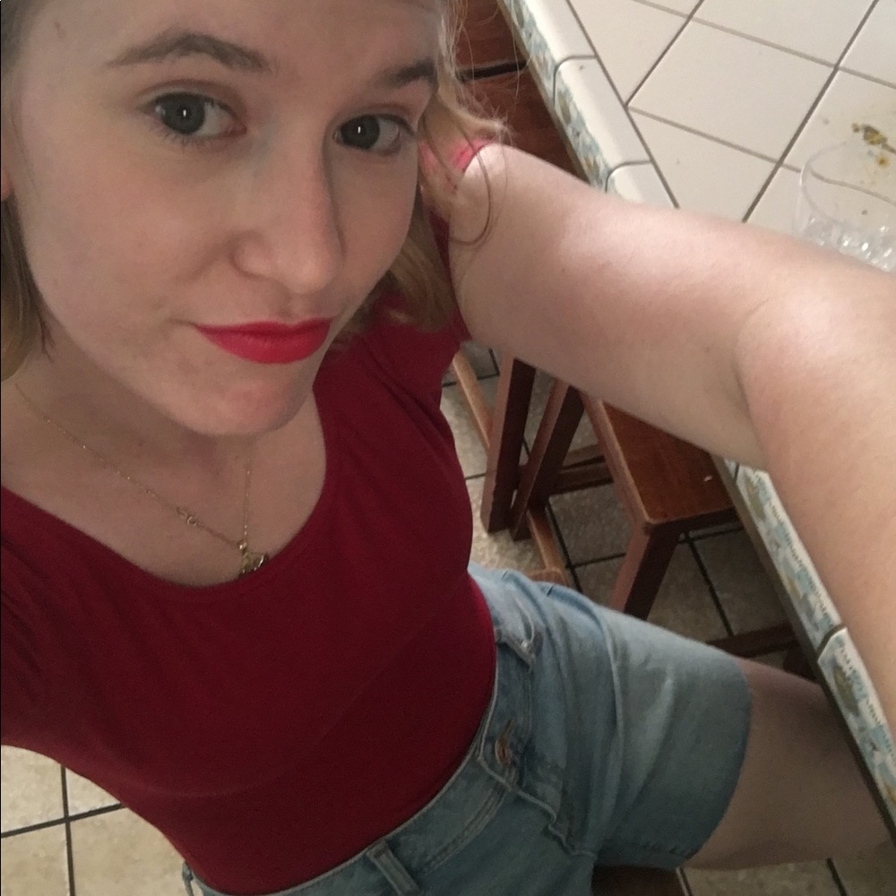 Meet your Posher, Clara